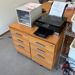 オフィス　棚　書類整理の画像