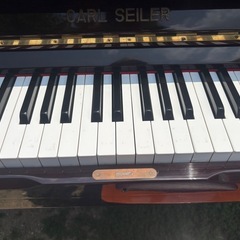 アップライトピアノ　CARL SEILER ピアノ　の画像