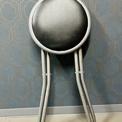 中古のパイプ丸椅子をお譲りします！の画像