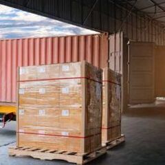デバンニング作業/コンテナからの荷物出し作業！短時間で稼げます！の画像