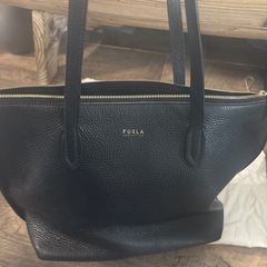 フルラ　レザートートバッグの画像