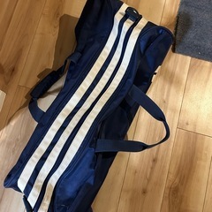 アディダスadidasかばんの画像