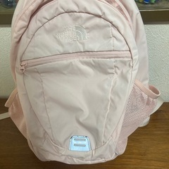 THE NORTH FACEのリュック　薄ピンク色　女の子の画像