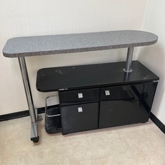 収納付きデスク