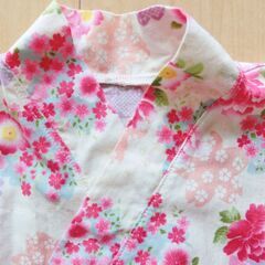 サイズ 95　女の子　甚平　上衣＋短パン　お花柄の画像