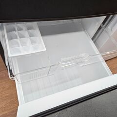 リサイクルショップどりーむ天保山店　No3382　２ドア冷蔵庫　Panasonic　2020年製　容量138L　1人暮らしに最適なサイズです♪の画像