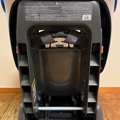 【最終値下げ】⭐︎数回使用のみ⭐︎Combi ウィゴー　LG ホワイト　エッグクッション　チャイルドシートの画像