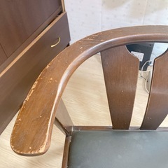 肘掛けつき椅子の画像