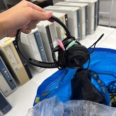 マイク付きヘッドフォンの画像