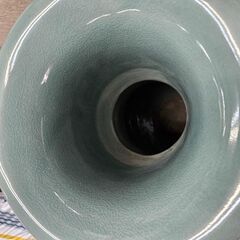 リサイクルショップどりーむ天保山店　No3395　青磁　『芸泉』　飾り壺　高さ63㎝　透彫り　花瓶の画像