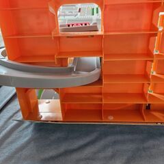 トミカお片付け立体駐車場の画像