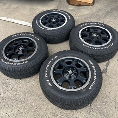 ブロックタイヤ ホイールセット4本の画像