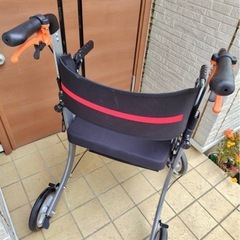 PIPIBEAR 車椅子　歩行器 の画像