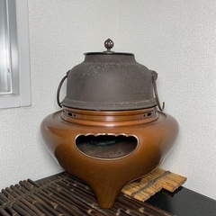 古い鉄釜と風炉 商標あじろ鉄 鬼面風炉釜（前瓦・敷板・鐶付き） 1式 鈴鹿園