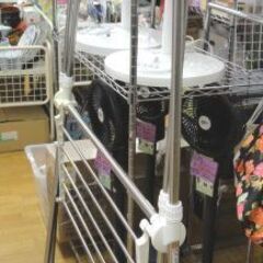 物干しスタンド X型 ステンレス製 キャスター付き 伸縮 幅101～144cm 折りたたみ タオル掛け付き 洗濯物干し 札幌 西岡店の画像