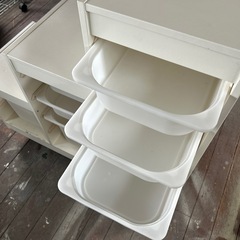 IKEA  キャスター付き収納の画像