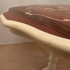 アンティーク風カフェテーブルの画像