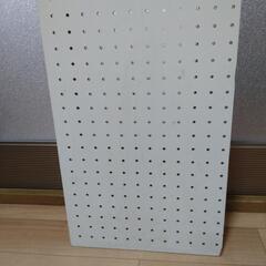 有孔ボード　白の画像