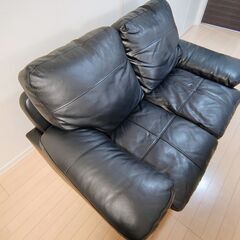 【本革】ニトリ 2人掛けソファ（6年使用・使用感あり）の画像