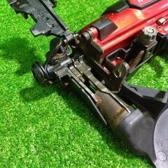 マキタ AR320HR 高圧エアビス打ち機 ※差込部エア漏れ少しあり【市川行徳店】【店頭取引限定】【中古】管理番号：ITNORI4U1WH0の画像
