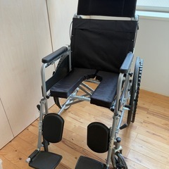 車椅子　自走式　 ノーバンクタイヤ　ブレーキ付き