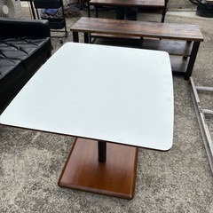 カリモク60+ カフェテーブルの画像