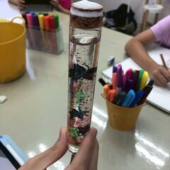 【アトリエべる大井町教室】🍉ゆらゆらキラキラ🤩泳いでいる金魚を作ろう❣️🐟の画像