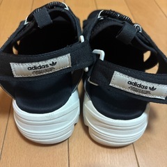 アディダス　スポーツサンダル　22.5cm(普段23cmの人でも履けます)　の画像