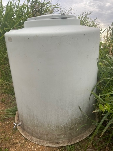 ステンレス貯水タンク