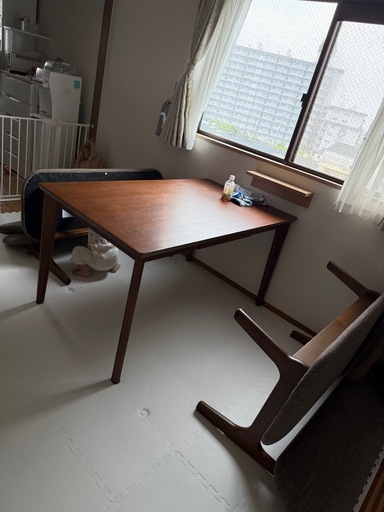 ダイニングテーブル