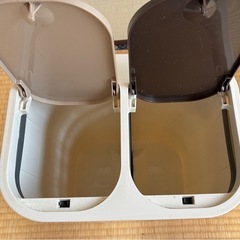 ゴミ箱の画像
