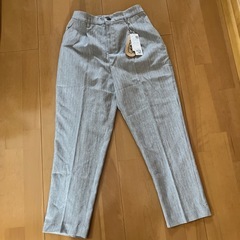 新品 ikka テーパードパンツ♪