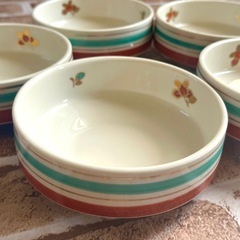 Fancy China 皿　小鉢の画像