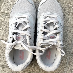 NB ニューバランス　スニーカー　22.5の画像