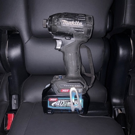 マキタ　インパクトドライバー　40V お値下げ交渉可