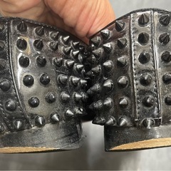 ルブタンタッセルローファーの画像