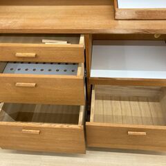 【リユースのサカイ野々市店】 食器棚(2枚扉) 木目調 W(幅)121×D(奥行き)45×H(高さ)175cm ※クリーニング済みの画像
