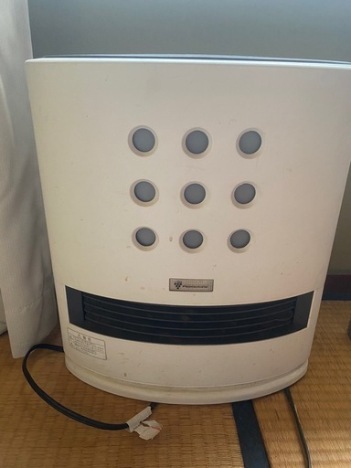 ファンヒーター　　価格交渉歓迎！ ヒーター (k.zメダカ) 福山の季節、空調家電《ファンヒーター