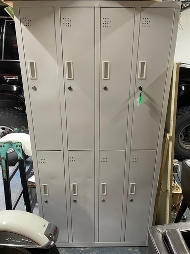 スチールロッカー　8人用