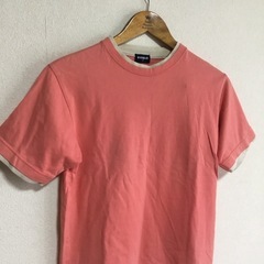 UNIQLOレディースTシャツの画像