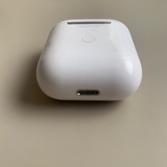 AirPods 第2世代　本体+充電カバー　Apple純正の画像