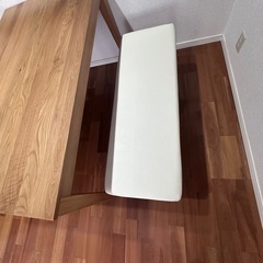 ダイニングテーブルの画像