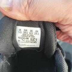 PUMAスニーカーの画像