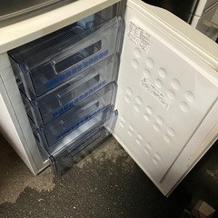 ☆値下げ☆ロ 2507-243 Abitelax 冷凍庫 ACF-110E 2015年製 動作確認済み 定格内容積100L 中古の画像