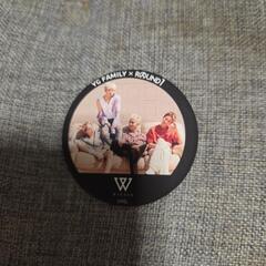 YGFAMILY×ROUND1バッチの画像
