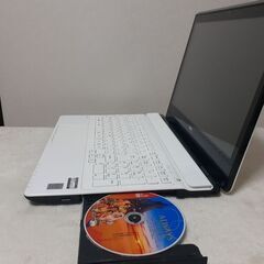NEC　15インチ　core i5　8GB　SSD　タッチパネル　カメラ　Wi-Fi　Bluetooth　ブルーレイ　テンキー　Microsoft Office2021　Windows11の画像