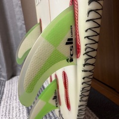ラスティ サーフボード 5’9 フィン ケース付き
の画像