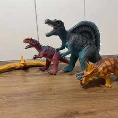 恐竜フィギア5体の画像