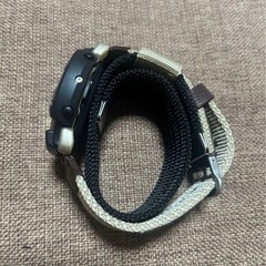 ソーラー機能搭載！デジタル腕時計の画像