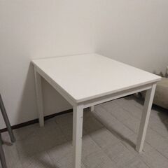 IKEA　子ども用テーブルの画像